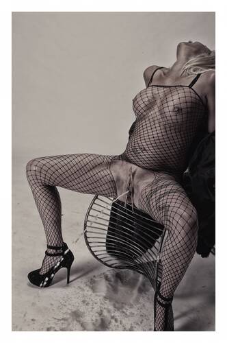 photographer francetog open leg modelling photo