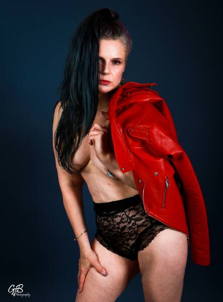model Knotti3Ang31L topless modelling photo taken by @GTB