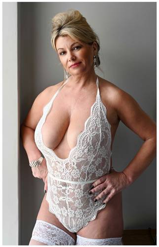 photographer Duncan Ban glamour modelling photo taken at Location Mosel's hotel Glasgow with @Goldie