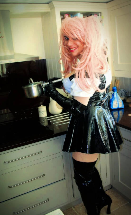 model Dollyinpvc glamour modelling photo taken by @Billy_Bleat