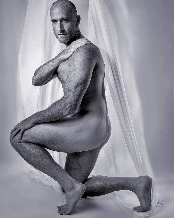 model EvolvingSwitch art nude modelling photo taken by @KR_photography