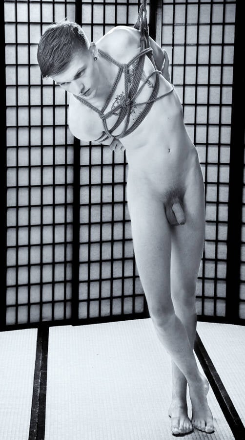 model Tyler Hasdell art nude modelling photo taken by @rodm99