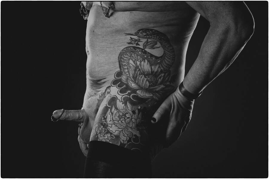 model TattooedSub art nude modelling photo taken at Studio taken by @Anonman