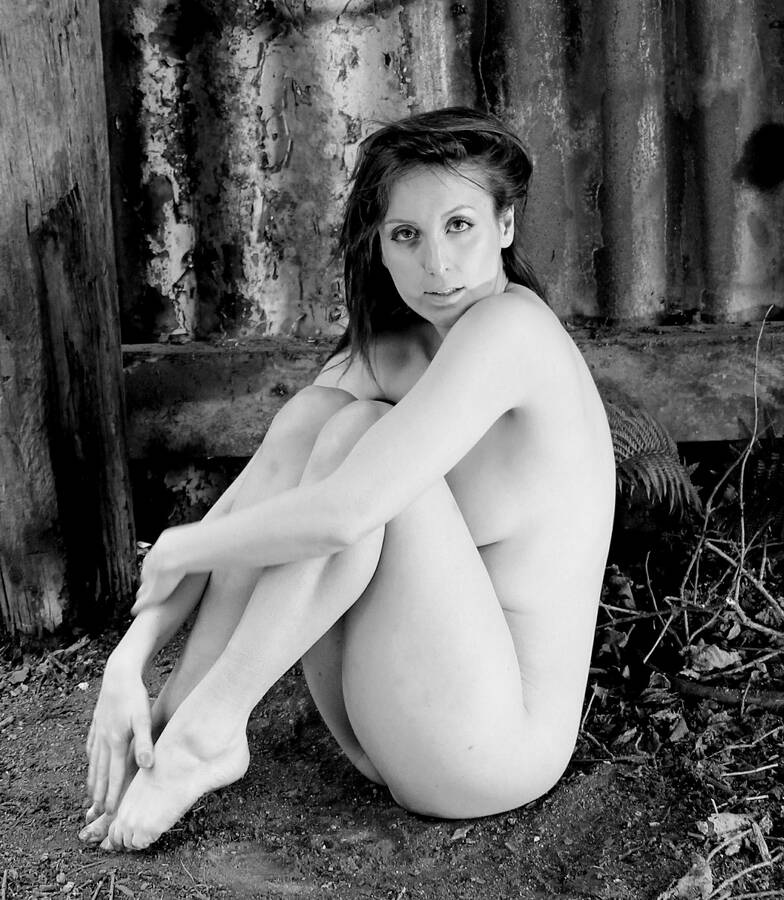digital artist WigglyBeezers art nude modelling photo