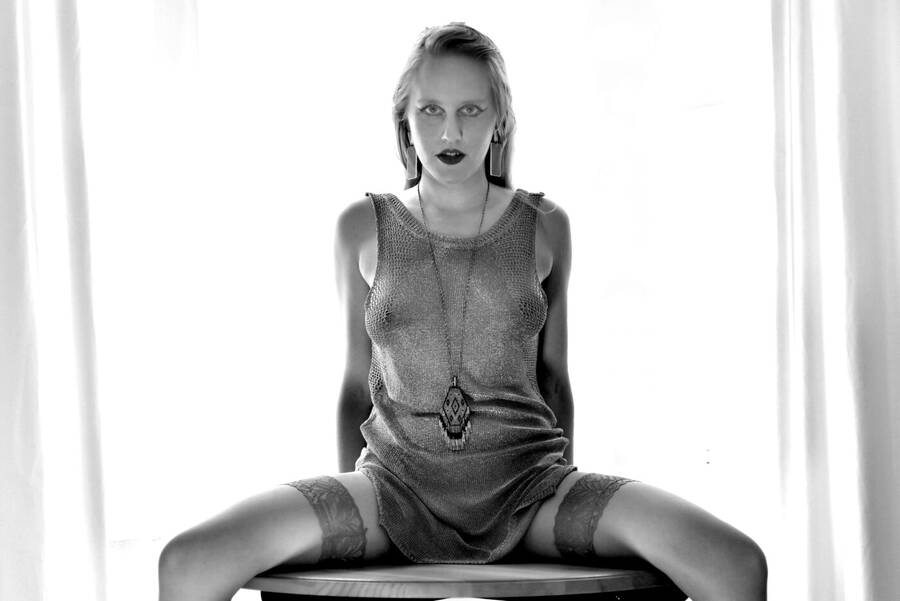 photographer Bjorn performance modelling photo with @lucymuse