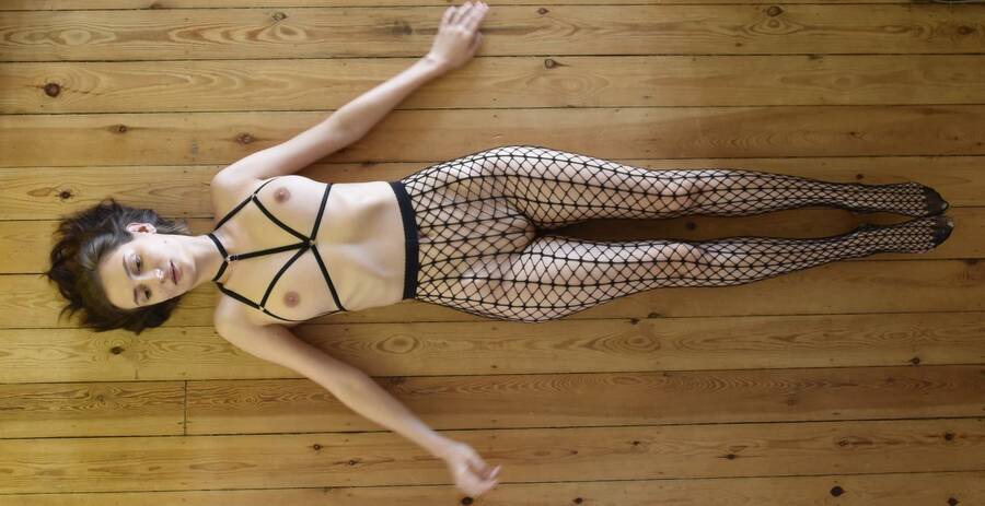 photographer NiceGuy art nude modelling photo with Not on AdultFolio