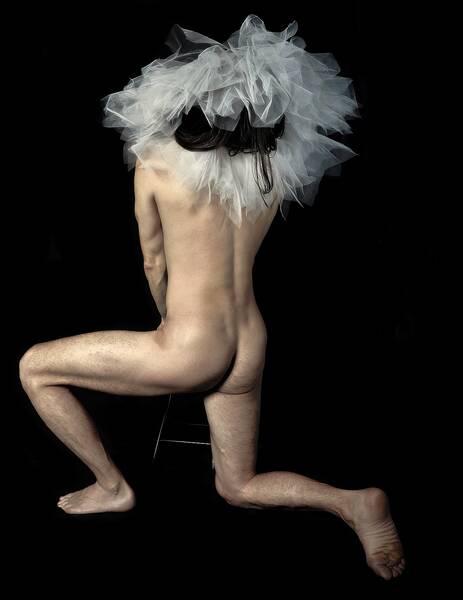 model JohnnyPoses art nude modelling photo taken by @KR_photography
