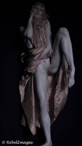 photographer RebelImages art nude modelling photo with @Nee_Naa
