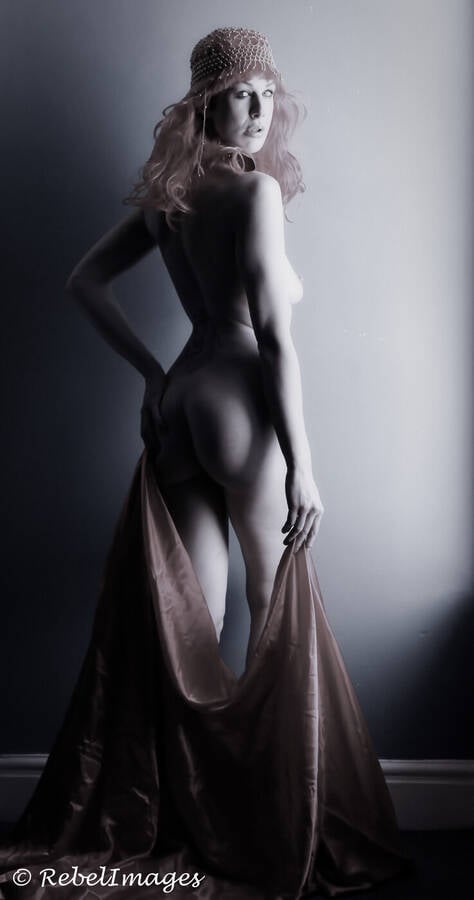 photographer RebelImages art nude modelling photo with @Nee_Naa