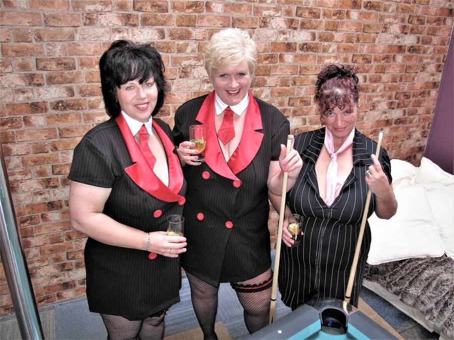 photographer Kims Amateurs glamour modelling photo with @JuicyJoolz  @bustykim