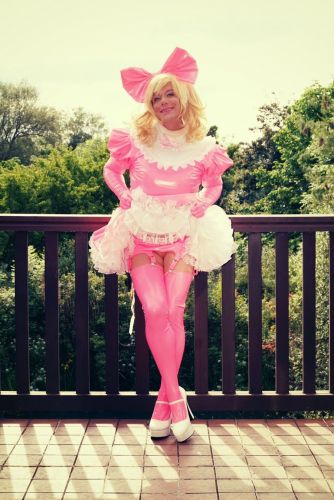 model Dollyinpvc glamour modelling photo taken by @BJP_Images