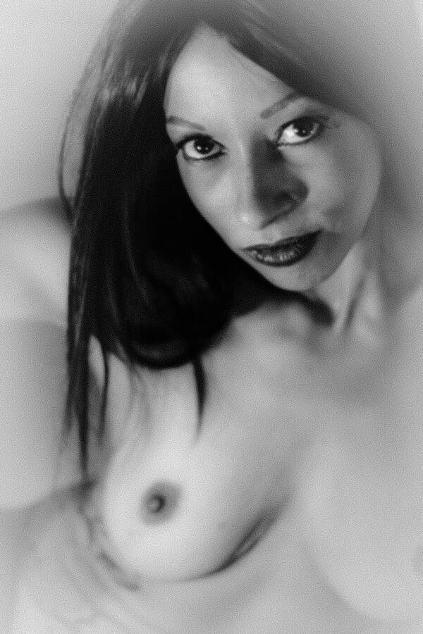 model Mabel8139 topless modelling photo taken by @BristolGlamour