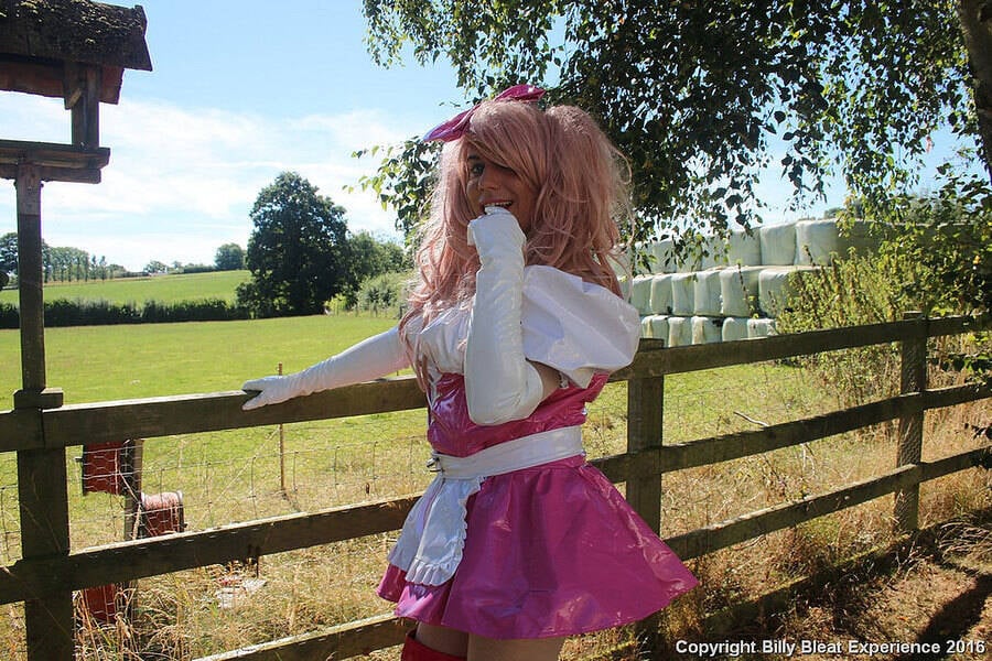 model Dollyinpvc glamour modelling photo taken by @Billy_Bleat