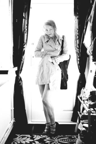 photographer CreativeSkyPhotography glamour modelling photo with Not on AdultFolio