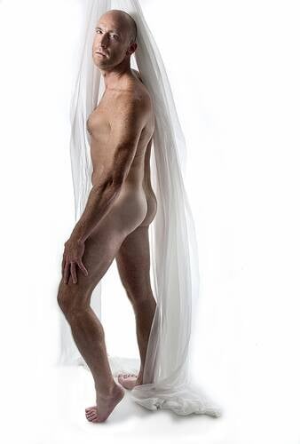 model EvolvingSwitch art nude modelling photo taken by @KR_photography