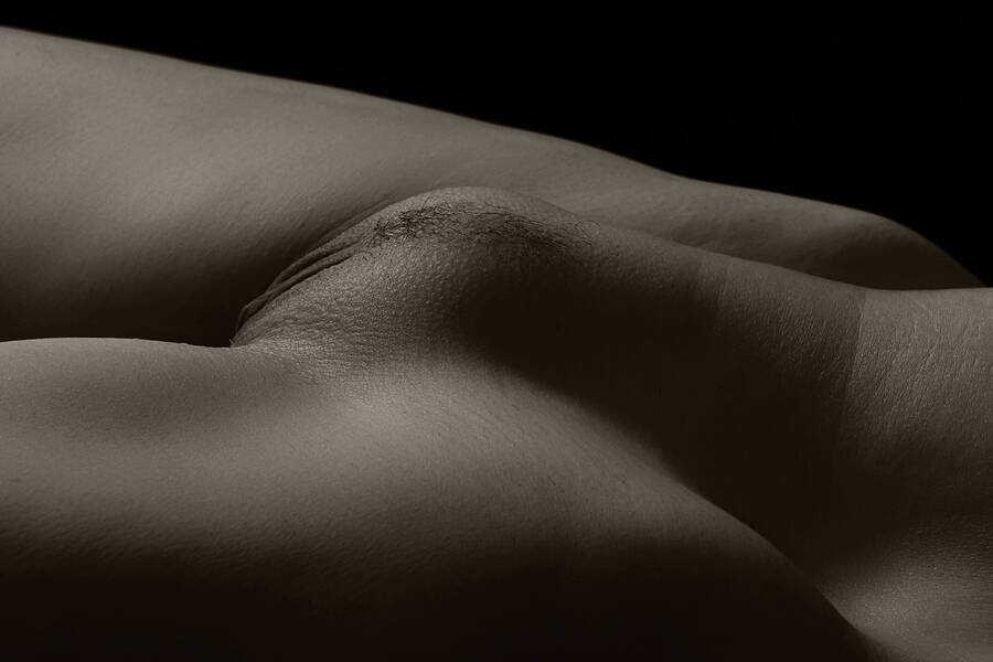 photographer Katana open leg modelling photo