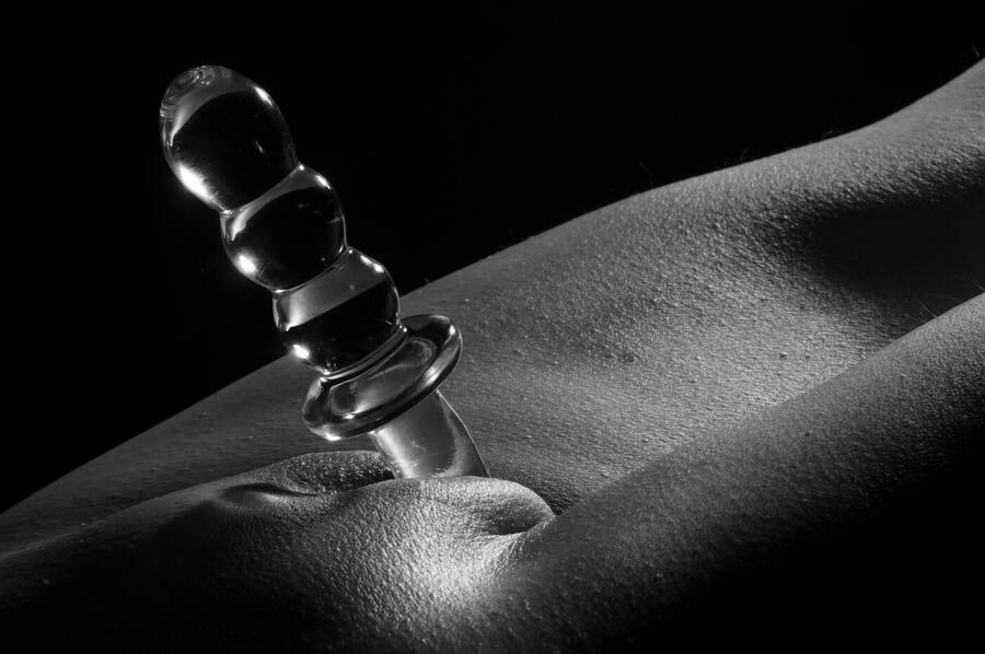 model Stephanie Starlight vaginal insertions modelling photo taken by @Bigbadcol