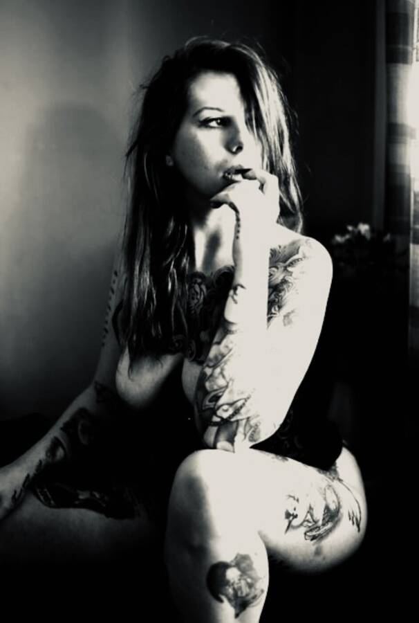 photographer Karl King topless modelling photo with @Scarlett_love