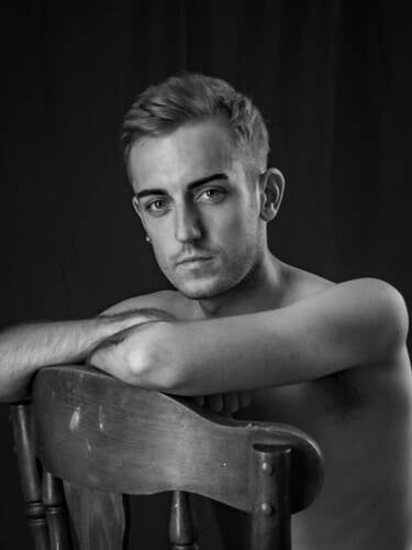 photographer Mattyrubber topless modelling photo with @carlk92