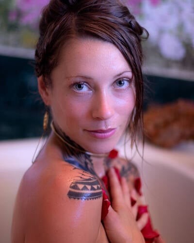 photographer mikerogers glamour modelling photo with Not on AdultFolio
