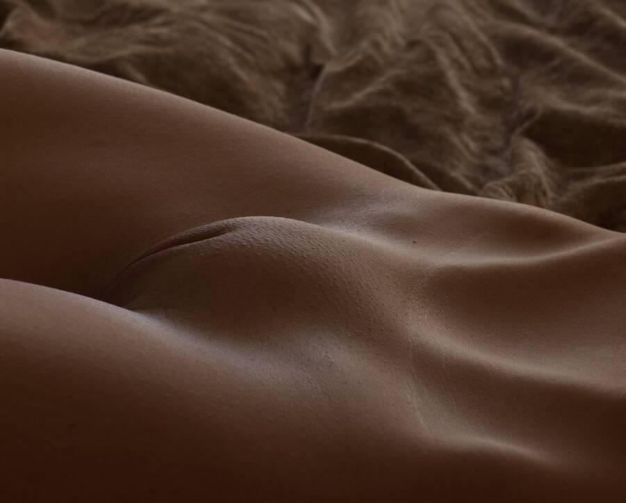 photographer ThorOfTheNorth open leg modelling photo with Not on AdultFolio