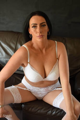 photographer Shed6Creatives glamour modelling photo with @Shonaxx
