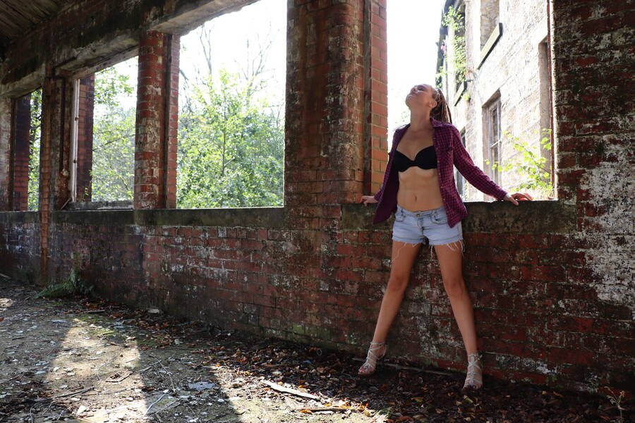 photographer Photodude performance modelling photo taken at Ramsbottom Mill with @KarenR