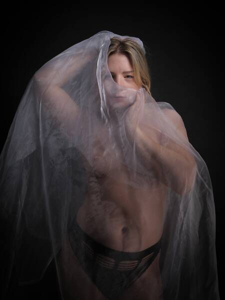 photographer Petershoots glamour modelling photo with @Kayleigh_Wonder