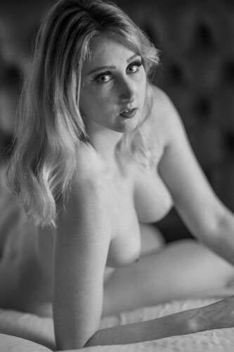 photographer kaptureme art nude modelling photo taken at My Glasgow Studio with @Jenny
