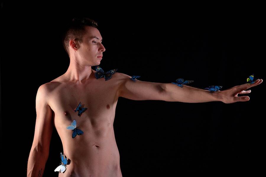 model itswillig topless modelling photo taken by @John_Mar