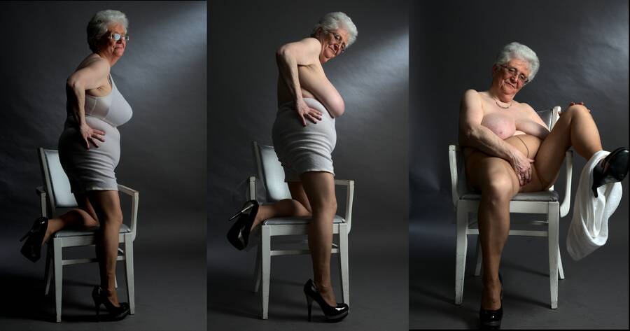photographer Neilwf open leg modelling photo