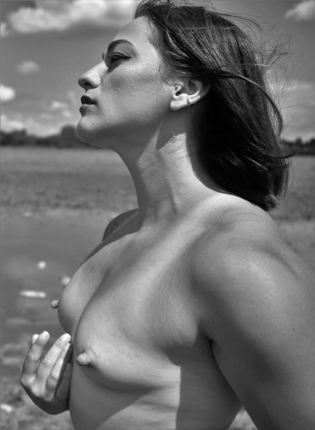 photographer FunPhotographer topless modelling photo taken at Port Meadow, ...