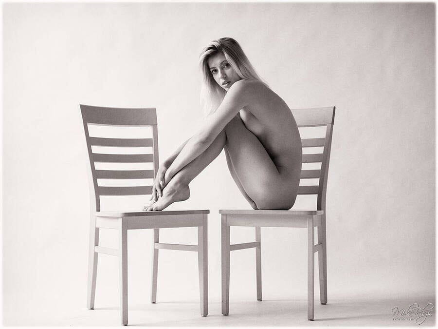 photographer MikeRhys art nude modelling photo with Not on AdultFolio