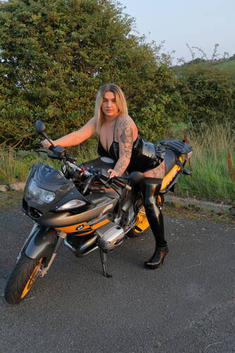 photographer PhotomanBeds glamour modelling photo