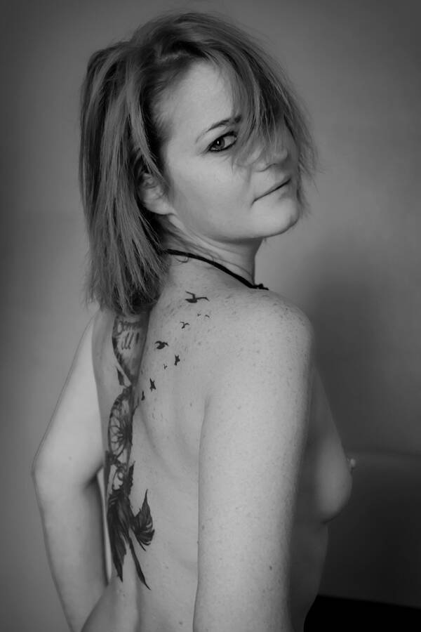 photographer B17fan topless modelling photo with @Sexy__Jozie