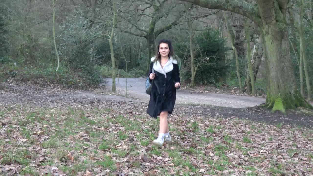 photographer FunPhotographer vaginal insertions modelling photo. sweetmaryjane has some fun in public using a bottle as a dildo on a very open bench in hampstead heath  her lovely smile and amazing eyes only add to the beauty of the scene.